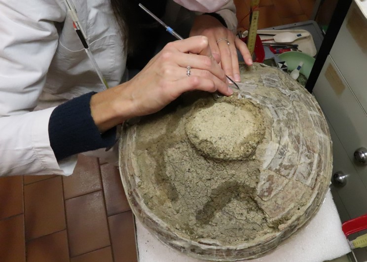 “Another way of digging” –    Lo scavo in laboratorio delle sepolture preromane della necropoli orientale di Padova
